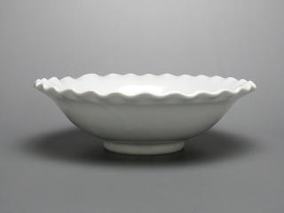 白磁　6寸輪花鉢