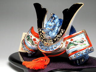 青龍松竹梅出世兜　置物