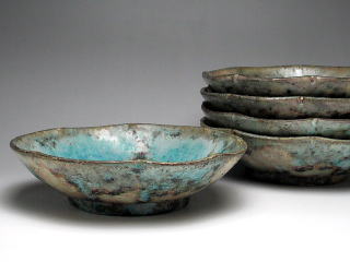 青　花皿（中）