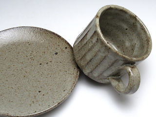 灰釉彫　コーヒーカップ