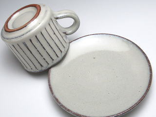 白釉彫　コーヒーカップ